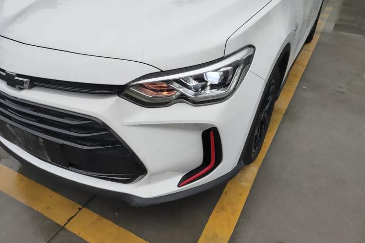 Used Chevrolet Orlando 2020 Light Hybrid Redline 530T Automatic Enjoyment Edition (5+2 Models) Left Front Headlight