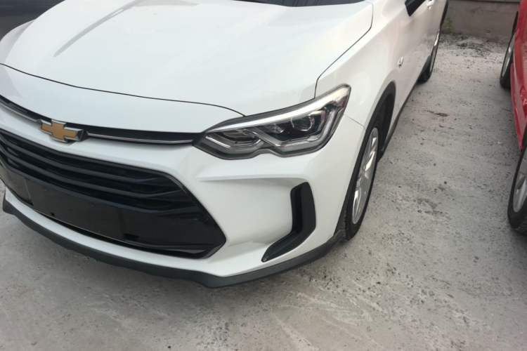 Used Chevrolet Orlando 2020 Mild Hybrid 530T Automatic Enjoyment Edition (5+2 Models) Left Front Headlight