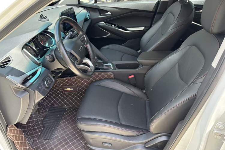 Used Chevrolet Orlando 2020 Light Hybrid Redline 530T Automatic Enjoyment Edition (5+2 Models) Left Front Seat