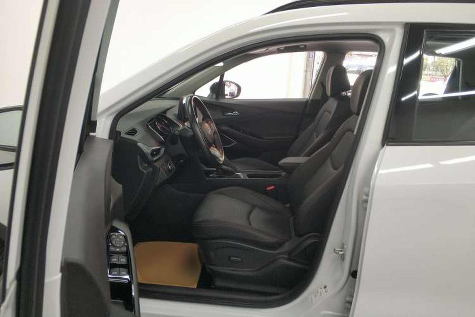 Used Chevrolet Orlando 2020 Light Hybrid Redline 530T Automatic Enjoyment Edition (5+2 Models) Left Front Seat