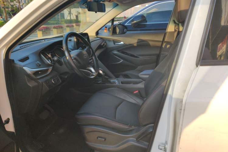 Used Chevrolet Orlando 2020 Light Hybrid Redline 530T Automatic Enjoyment Edition (5+2 Models) Left Front Seat