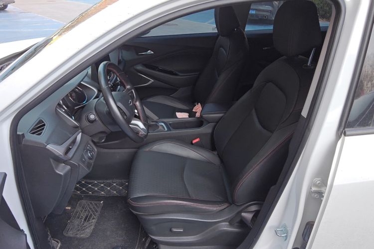 Used Chevrolet Orlando 2020 Light Hybrid Redline 530T Automatic Enjoyment Edition (5+2 Models) Left Front Seat