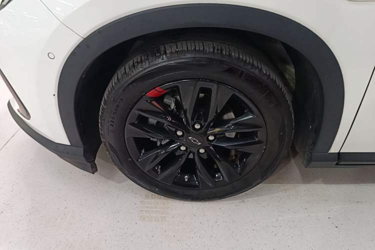 Used Chevrolet Orlando 2020 Light Hybrid Redline 530T Automatic Zhaoxiang Edition (5+2 Models) Left Front Wheel Hub
