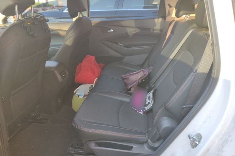 Used Chevrolet Orlando 2020 Light Hybrid Redline 530T Automatic Enjoyment Edition (5+2 Models) Left Rear Seat