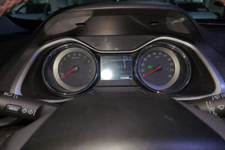 Used Chevrolet Orlando 2020 Light Hybrid Redline 530T Automatic Enjoyment Edition (5+2 Models) Odometer Close Up