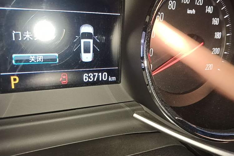 Used Chevrolet Orlando 2020 Mild Hybrid 530T Automatic Enjoyment Edition (5+2 Models) Odometer Close Up