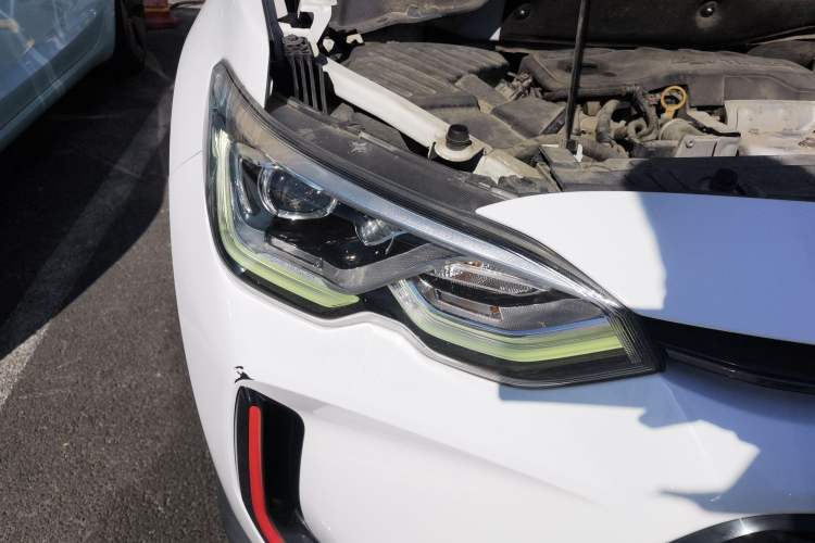 Used Chevrolet Orlando 2020 Light Hybrid Redline 530T Automatic Zhaoxiang Edition (5+2 Models) Right Front Headlight