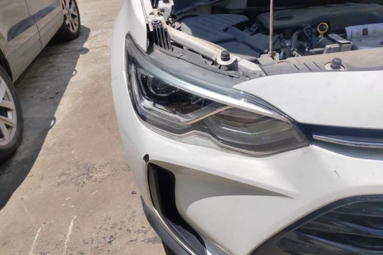 Used Chevrolet Orlando 2020 Mild Hybrid 530T Automatic Enjoyment Edition (5+2 Models) Right Front Headlight