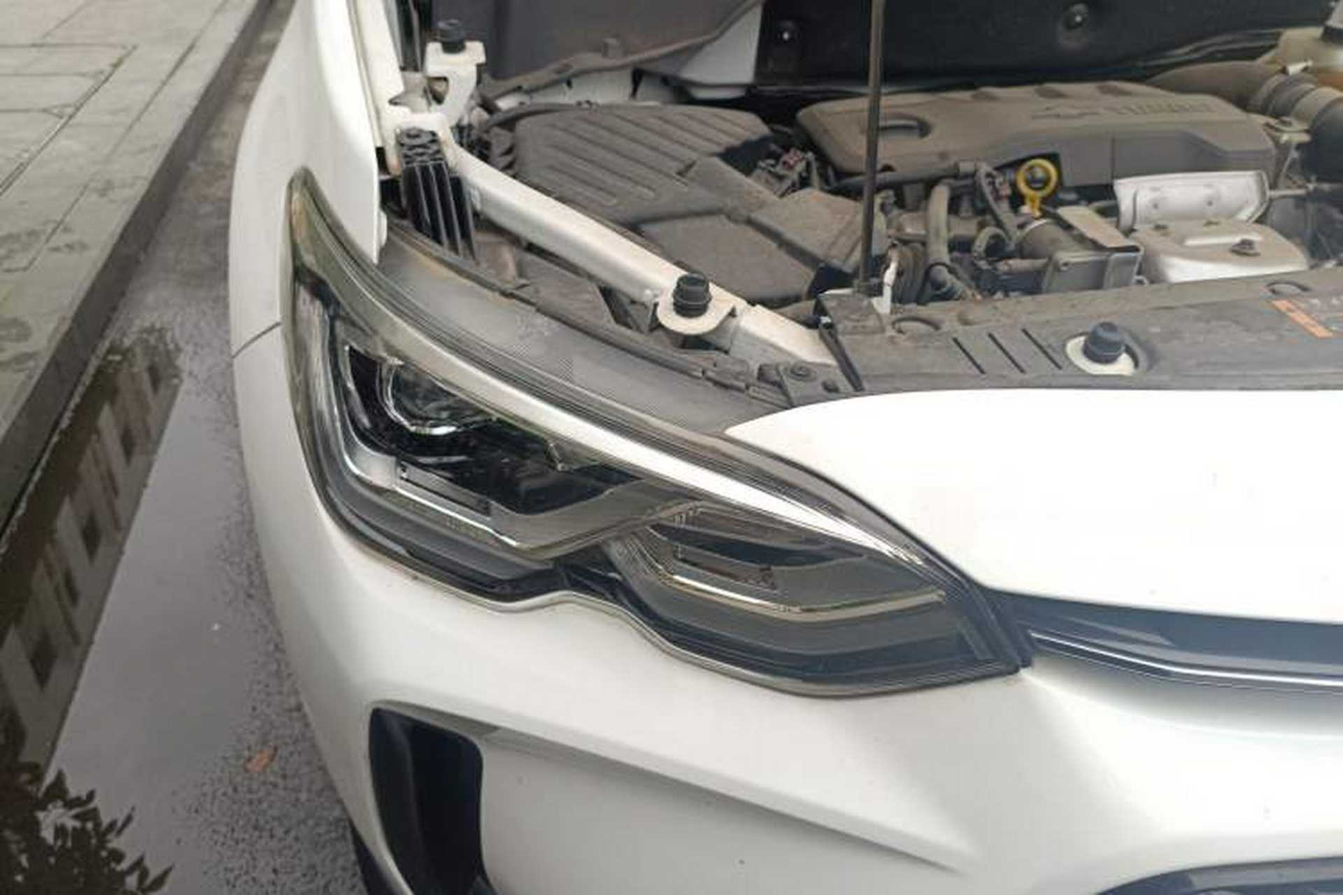 Used Chevrolet Orlando 2020 Mild Hybrid 530T Automatic Enjoyment Edition (5+2 Models) Right Front Headlight