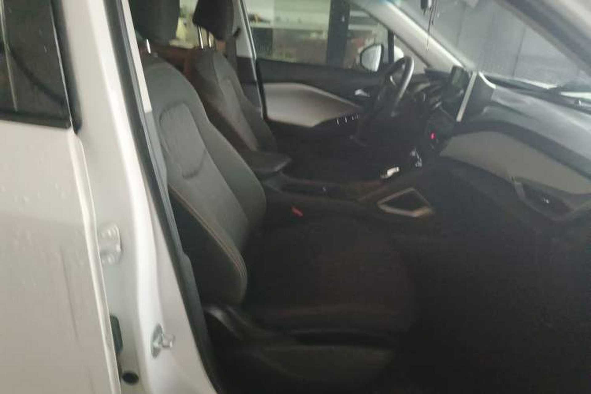 Used Chevrolet Orlando 2020 Mild Hybrid 530T Automatic Enjoyment Edition (5+2 Models) Right Front Seat