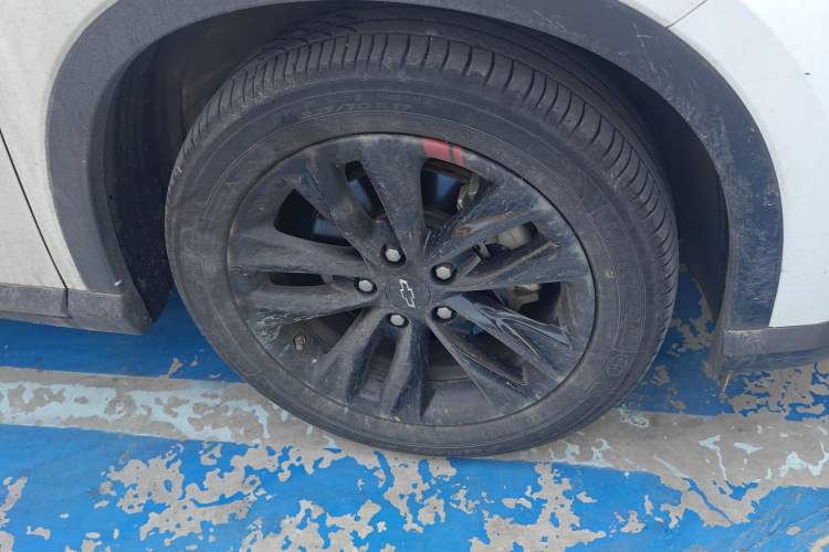 Used Chevrolet Orlando 2020 Light Hybrid Redline 530T Automatic Enjoyment Edition (5+2 Models) Right Front Wheel Hub