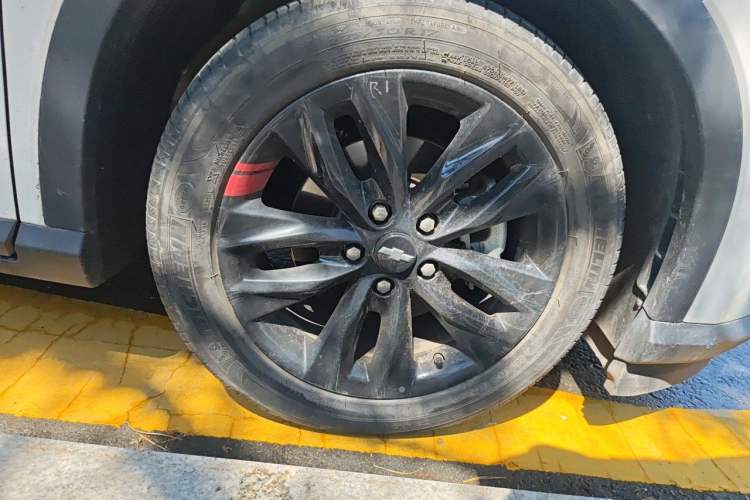 Used Chevrolet Orlando 2020 Light Hybrid Redline 530T Automatic Enjoyment Edition (5+2 Models) Right Front Wheel Hub