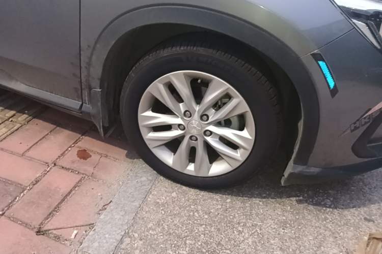 Used Chevrolet Orlando 2020 Mild Hybrid 530T Automatic Enjoyment Edition (5+2 Models) Right Front Wheel Hub