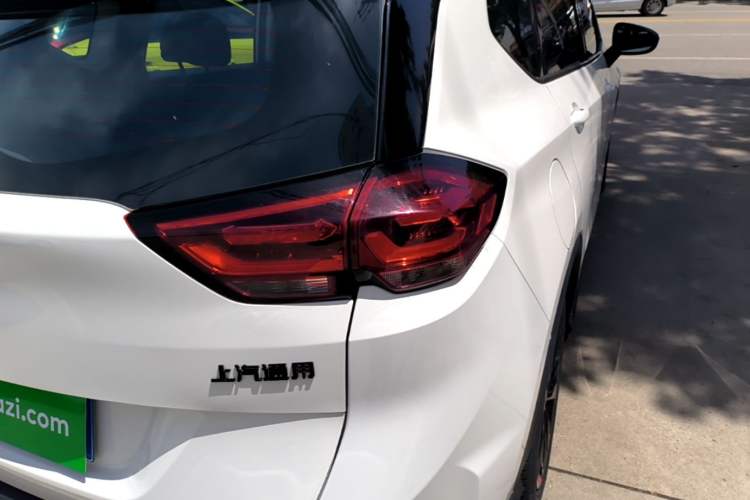 Used Chevrolet Orlando 2020 Light Hybrid Redline 530T Automatic Enjoyment Edition (5+2 Models) Right Rear Taillight