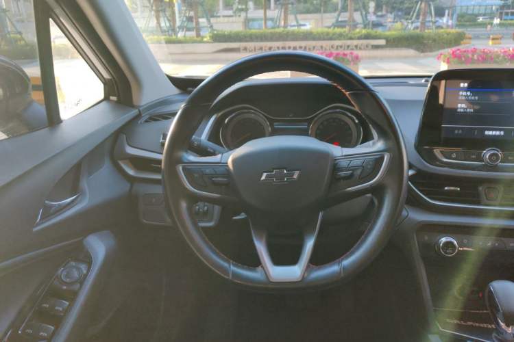Used Chevrolet Orlando 2020 Light Hybrid Redline 530T Automatic Enjoyment Edition (5+2 Models) Steering Wheel