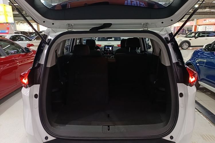 Used Chevrolet Orlando 2020 Light Hybrid Redline 530T Automatic Zhaoxiang Edition (5+2 Models) Trunk