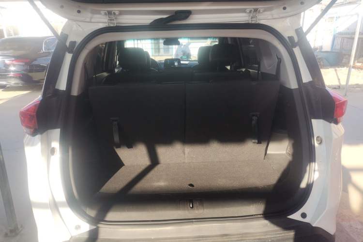 Used Chevrolet Orlando 2020 Light Hybrid Redline 530T Automatic Enjoyment Edition (5+2 Models) Trunk