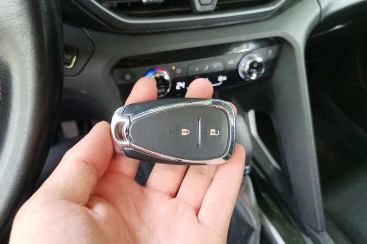 Used Chevrolet Orlando 2020 Light Hybrid Redline 530T Automatic Enjoyment Edition (5+2 Models) Vehicle Key
