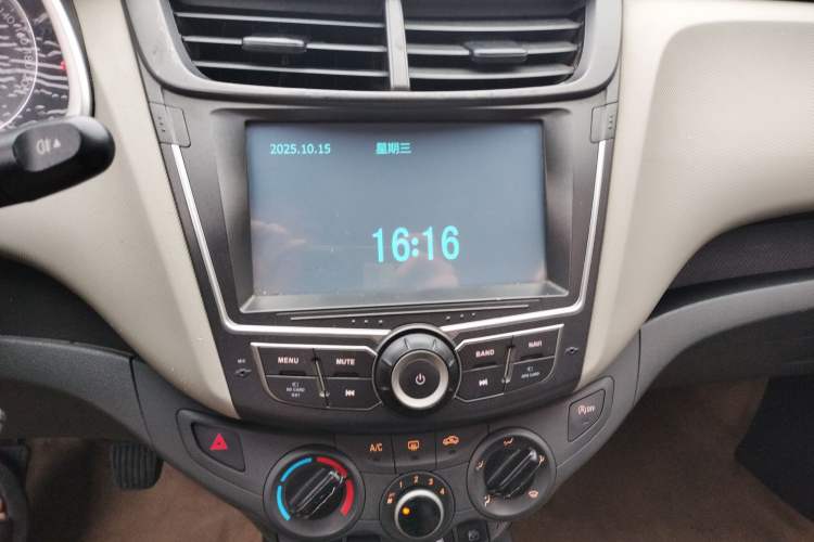 Used Chevrolet Sail 2015 Sail 3 1.3L Manual Ideal Edition Audio And AC Panel