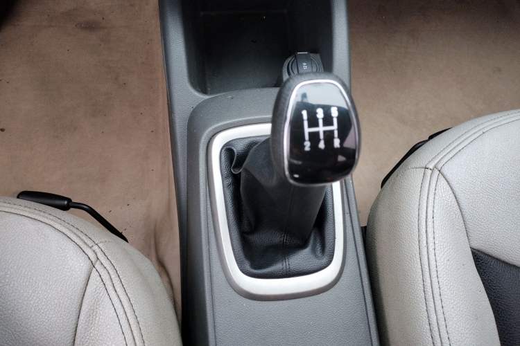 Used Chevrolet Sail 2015 Sail 3 1.3L Manual Ideal Edition Gear Lever