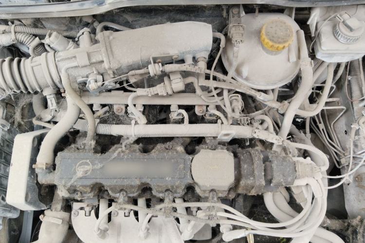 Used Chevrolet Sail 2005 SRV 1.6 SL MT Engine Bay