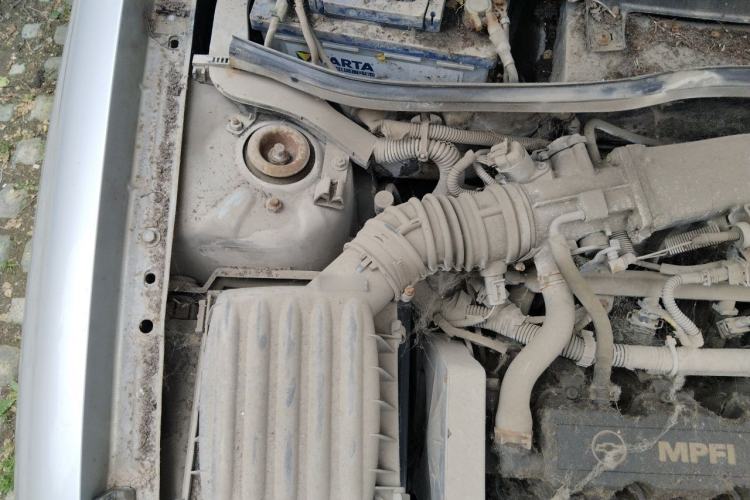 Used Chevrolet Sail 2005 SRV 1.6 SL MT Engine Bay Right