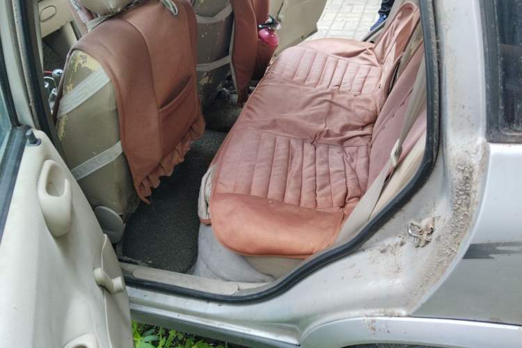 Used Chevrolet Sail 2005 SRV 1.6 SL MT Left Rear Seat