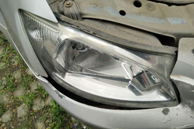Used Chevrolet Sail 2005 SRV 1.6 SL MT Right Front Headlight