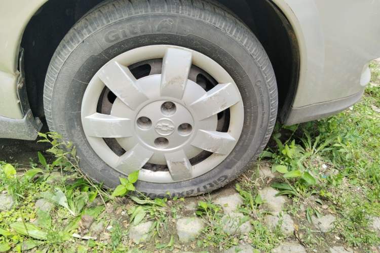 Used Chevrolet Sail 2005 SRV 1.6 SL MT Right Front Wheel Hub