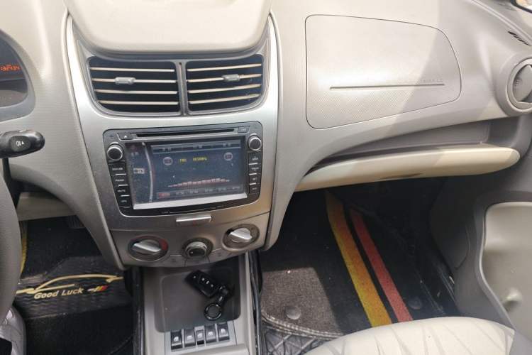 Used Chevrolet Sail 2010 Sedan 1.4L Manual Enjoyment Edition Audio And AC Panel