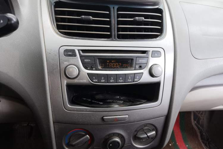 Used Chevrolet Sail 2010 Sedan 1.2L Manual Warm Edition Audio And AC Panel