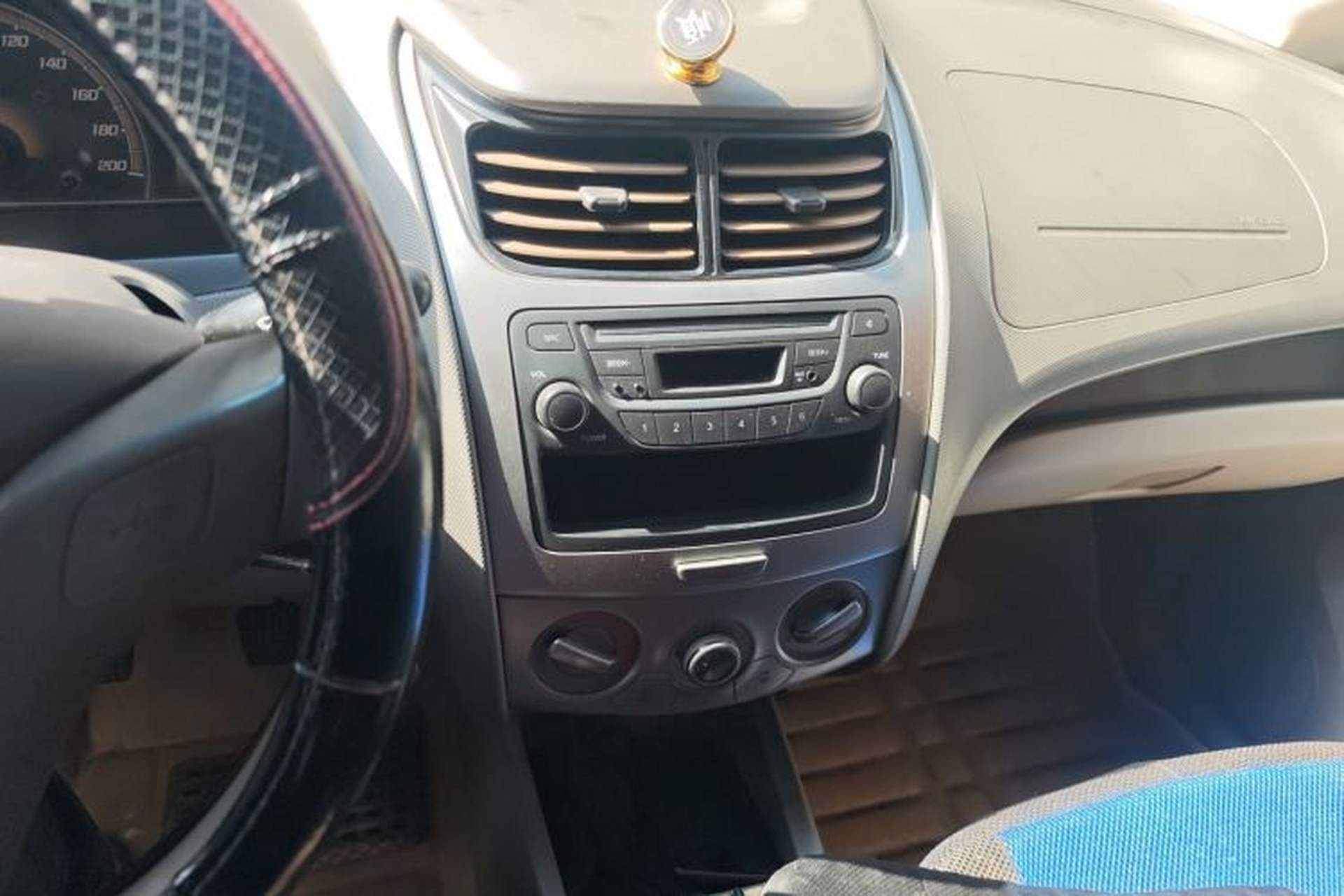 Used Chevrolet Sail 2010 Sedan 1.2L Manual Fashion Edition Audio And AC Panel