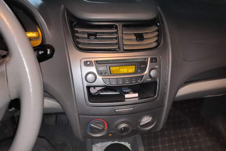 Used Chevrolet Sail 2010 Sedan 1.4L Manual Enjoyment Edition Audio And AC Panel