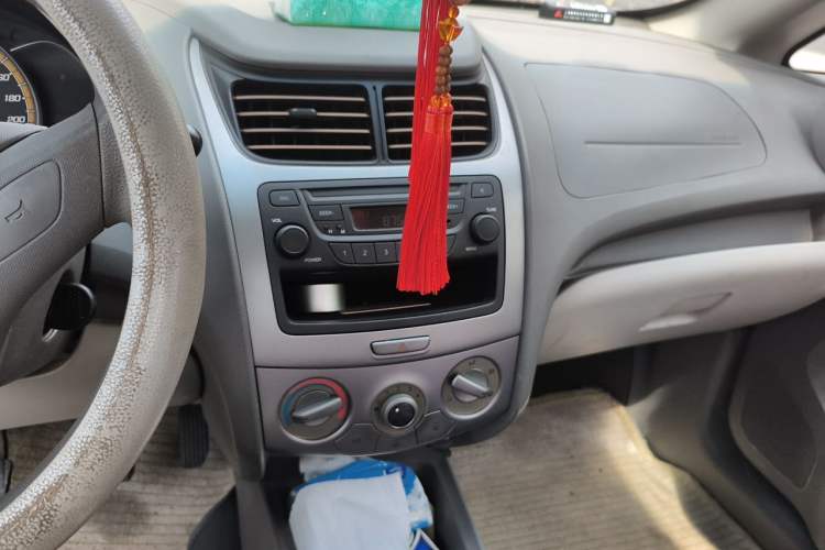 Used Chevrolet Sail 2010 Sedan 1.2L Manual Fashion Edition Audio And AC Panel