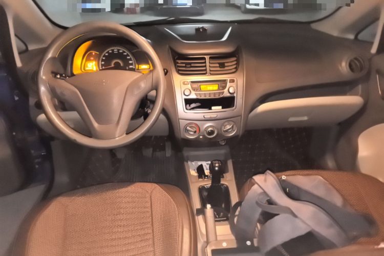 Used Chevrolet Sail 2010 Sedan 1.4L Manual Enjoyment Edition Center Console