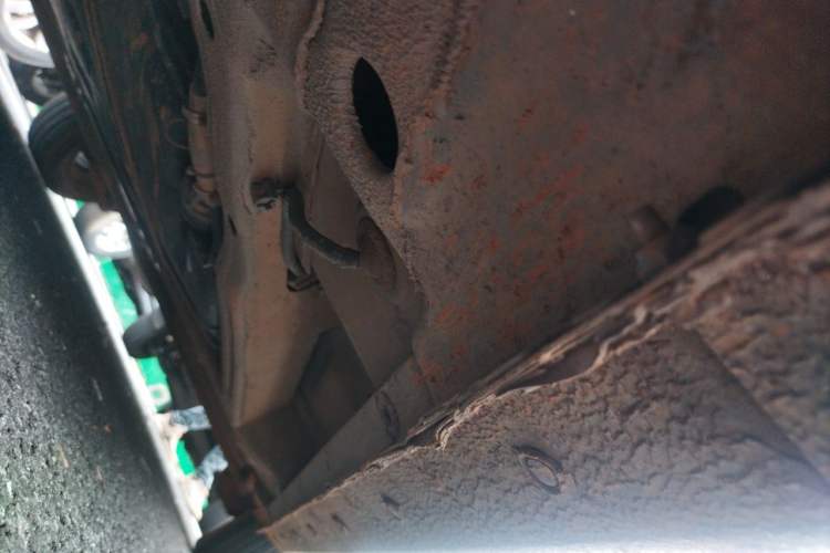 Used Chevrolet Sail 2010 Sedan 1.2L Manual Warm Edition Chassis Front Left