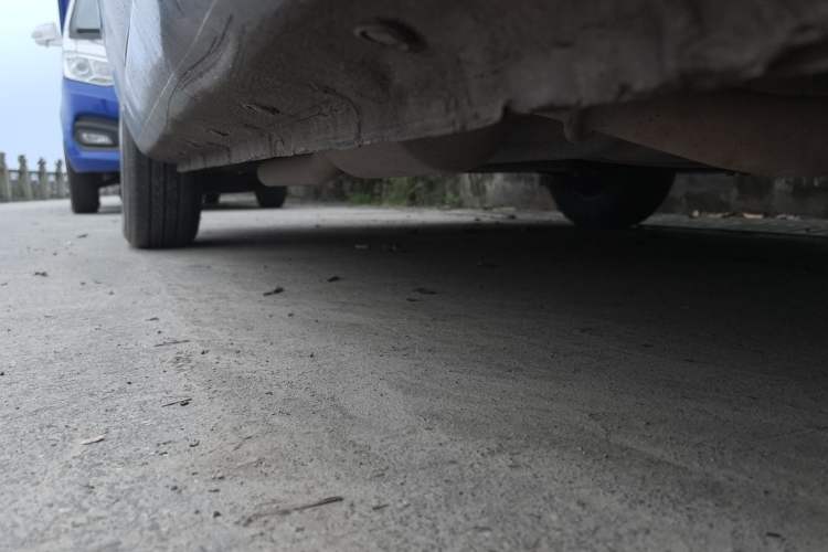 Used Chevrolet Sail 2010 Sedan 1.2L Manual Fashion Edition Chassis Front Right