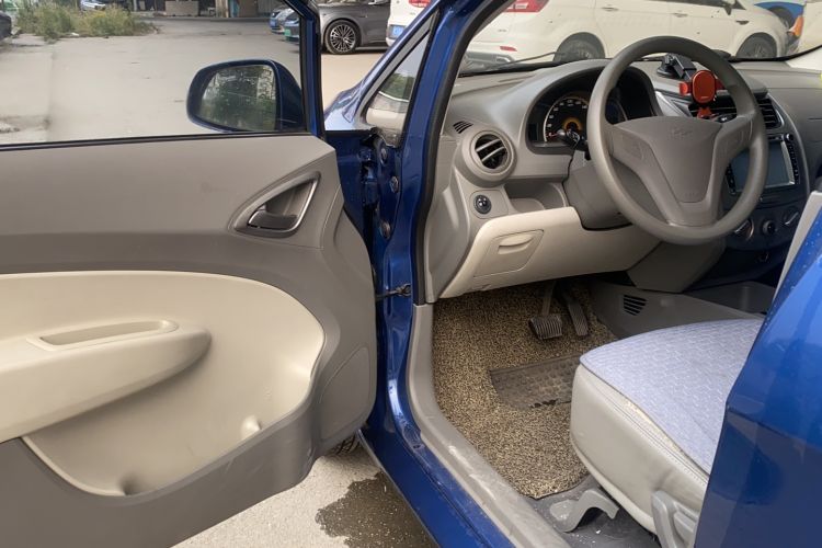 Used Chevrolet Sail 2010 Sedan 1.4L AMT Excellence Edition Driver Seat
