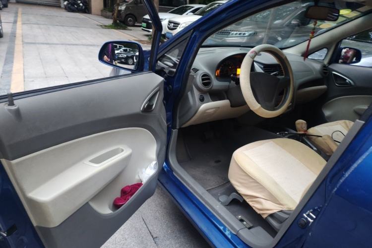 Used Chevrolet Sail 2010 Sedan 1.4L AMT Excellence Edition Driver Seat