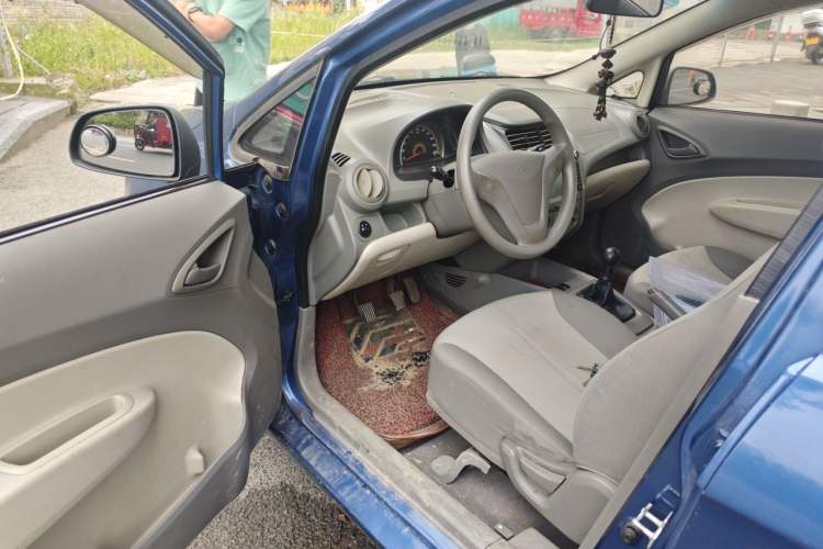 Used Chevrolet Sail 2010 Sedan 1.2L Manual Warm Edition Driver Seat