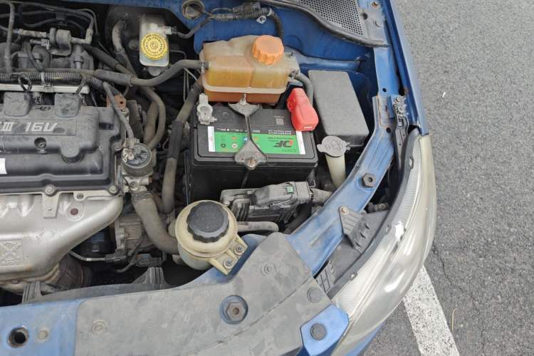 Used Chevrolet Sail 2010 Sedan 1.4L AMT Excellence Edition Engine Bay Left