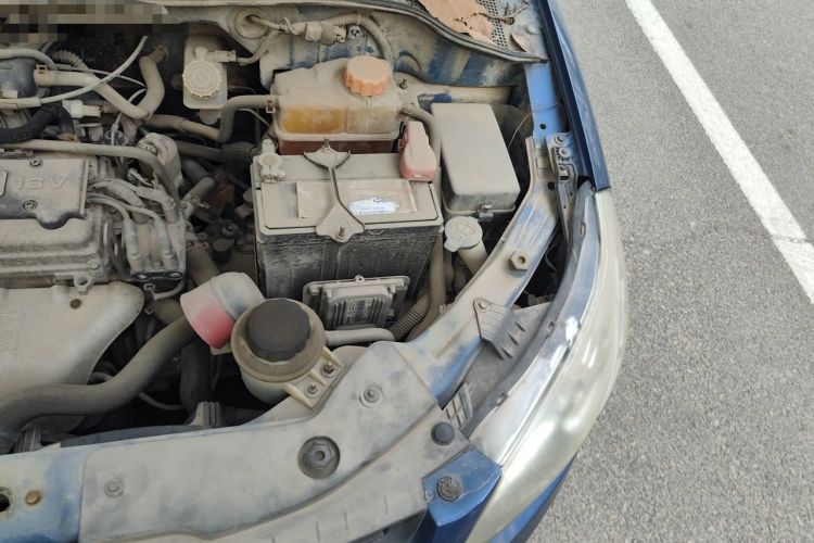Used Chevrolet Sail 2010 Sedan 1.2L Manual Fashion Edition Engine Bay Left