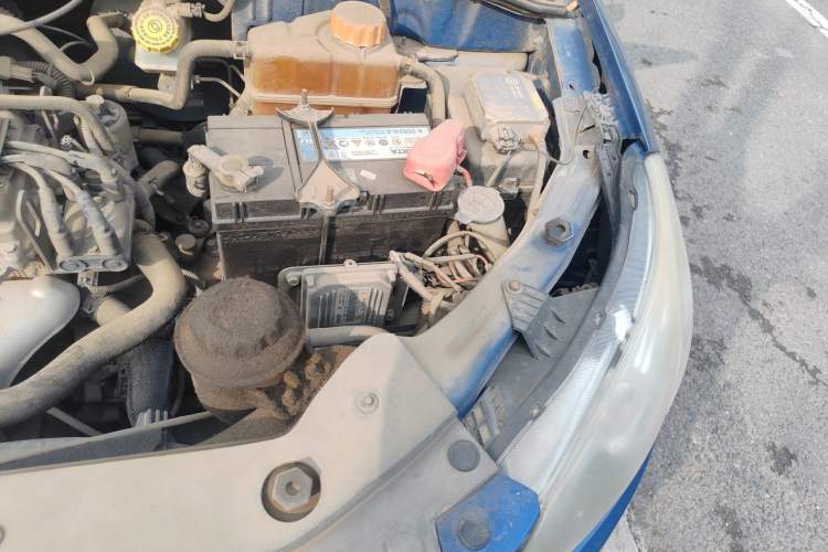 Used Chevrolet Sail 2010 Sedan 1.2L Manual Warm Edition Engine Bay Left