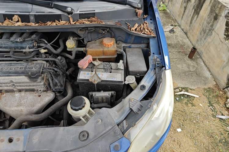 Used Chevrolet Sail 2010 Sedan 1.2L Manual Fashion Edition Engine Bay Left