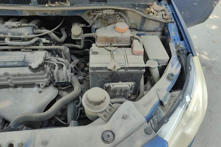 Used Chevrolet Sail 2010 Sedan 1.2L Manual Fashion Edition Engine Bay Left