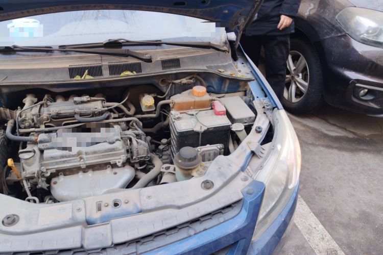 Used Chevrolet Sail 2010 Sedan 1.2L Manual Warm Edition Engine Bay Left