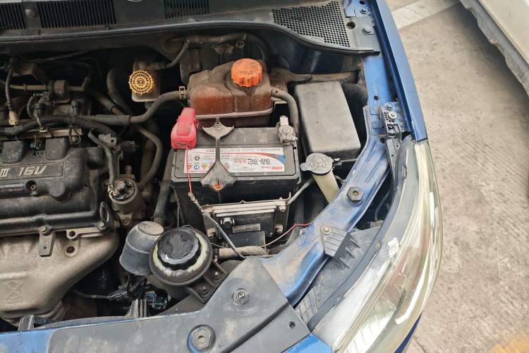 Used Chevrolet Sail 2010 Sedan 1.4L Manual Ideal Edition Engine Bay Left
