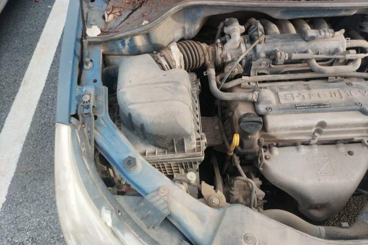Used Chevrolet Sail 2010 Sedan 1.2L Manual Warm Edition Engine Bay Right