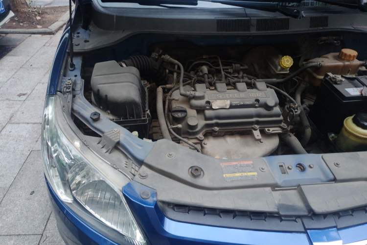 Used Chevrolet Sail 2010 Sedan 1.4L AMT Excellence Edition Engine Bay Right