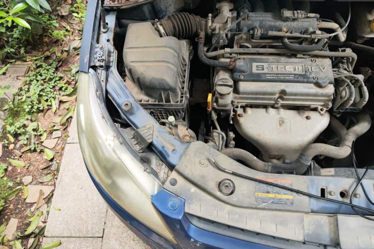 Used Chevrolet Sail 2010 Sedan 1.2L Manual Warm Edition Engine Bay Right